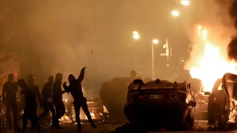 Violencia sin freno en Francia: más de mil detenidos y decenas de policías heridos tras una ola de protestas