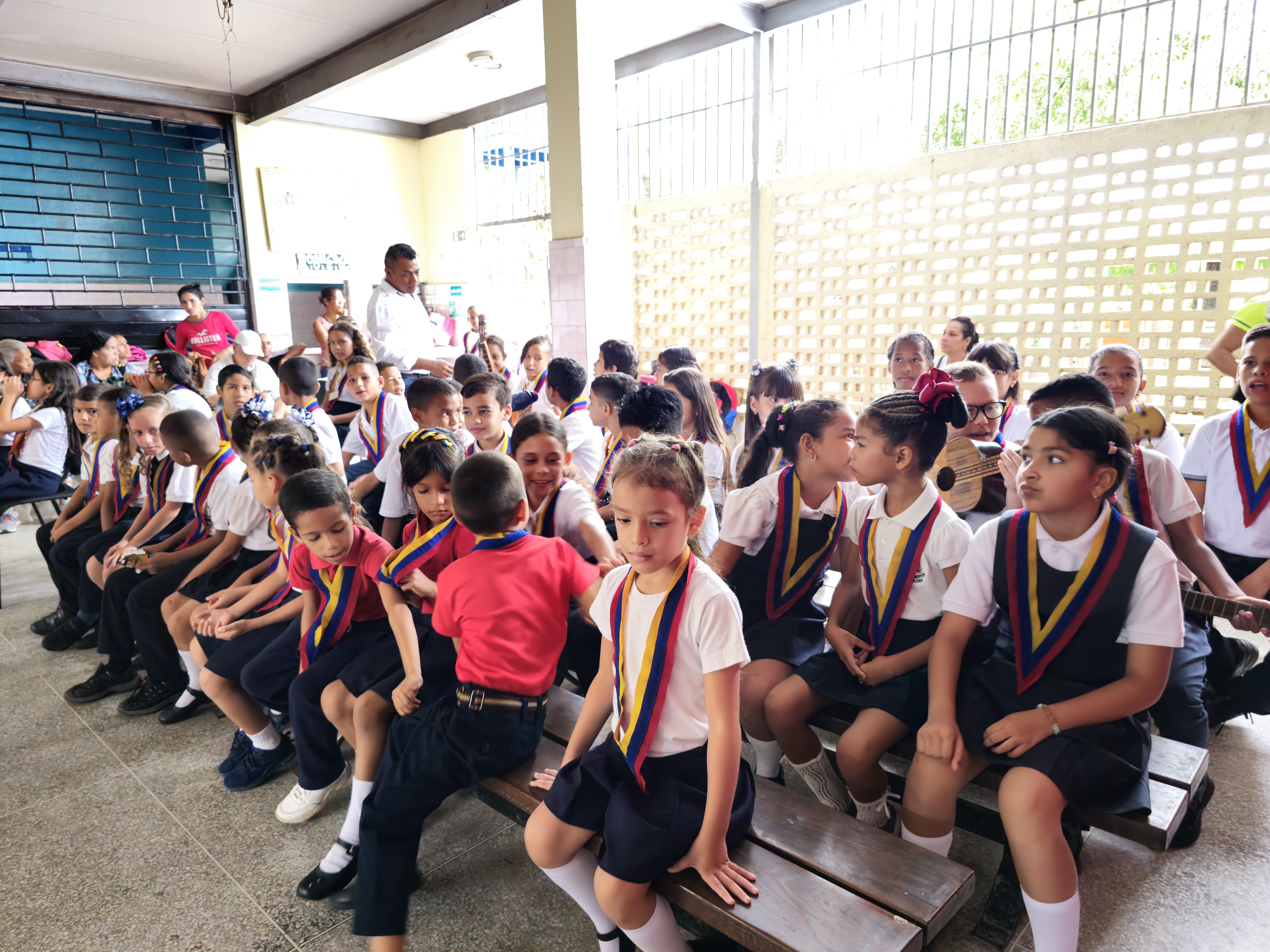 Sistema Nacional de Orquesta impulsa la formación musical con el programa Simón Bolívar en la E.B Jesús Antonio Abreu(+FOTOS) / VIDEO