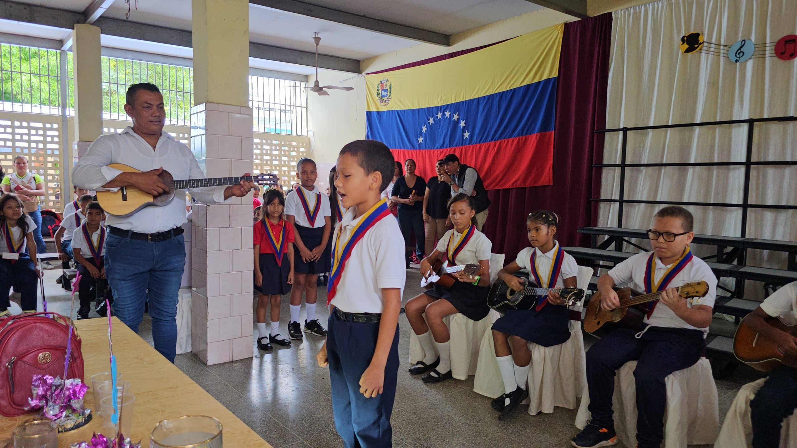 Sistema Nacional de Orquesta impulsa la formación musical con el programa Simón Bolívar en la E.B Jesús Antonio Abreu(+FOTOS) / VIDEO