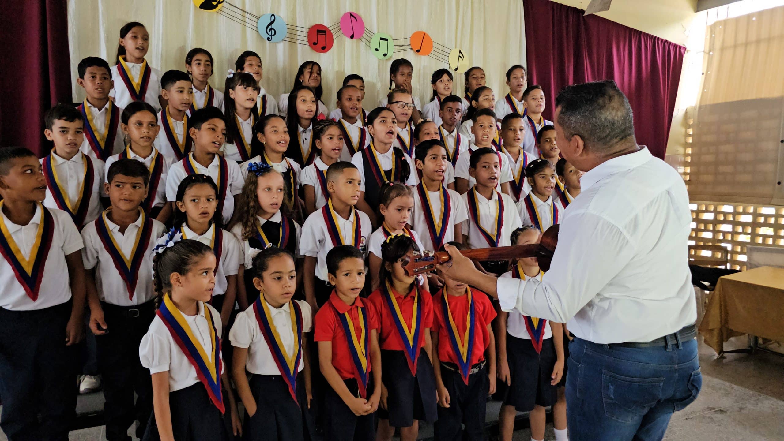 Sistema Nacional de Orquesta impulsa la formación musical con el programa Simón Bolívar en la E.B Jesús Antonio Abreu(+FOTOS) / VIDEO