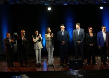 Oposición Venezolana Expone sus Propuestas en Debate Público