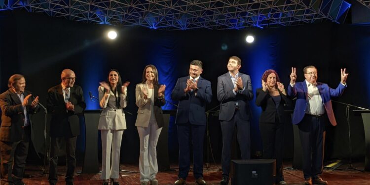 Oposición Venezolana Expone sus Propuestas en Debate Público