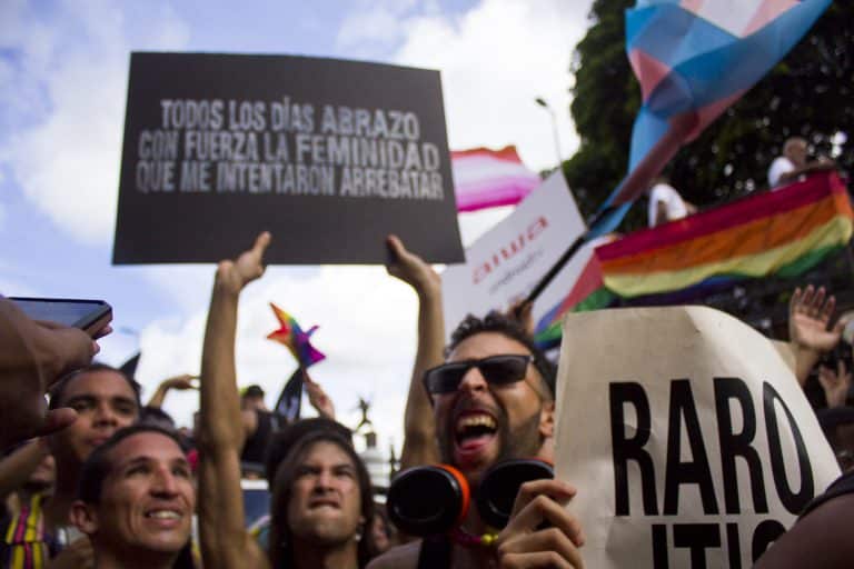 Con orgullo y resistencia, el movimiento LGBTIQ+ marchó en Caracas por sus derechos: “No queremos más violencia ni discriminación”