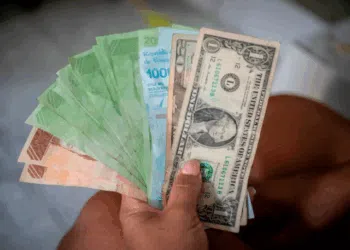 Maduro se opone a la dolarización y apuesta por una nueva expansión del cono monetario