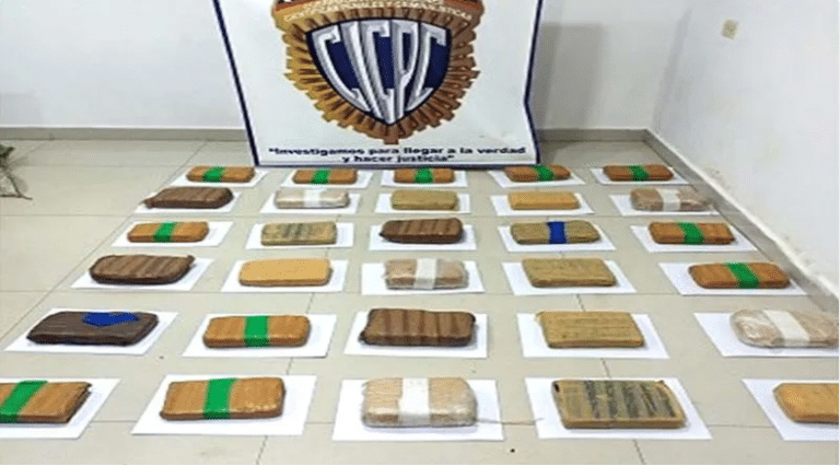 Dos Sujetos Arrestados en Carúpano con 30 Paquetes de Marihuana
