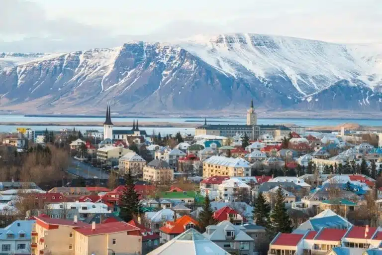 Islandia mantiene su reinado como la nación más pacífica del mundo, mientras que el panorama global se deteriora, revela el Índice de Paz Global