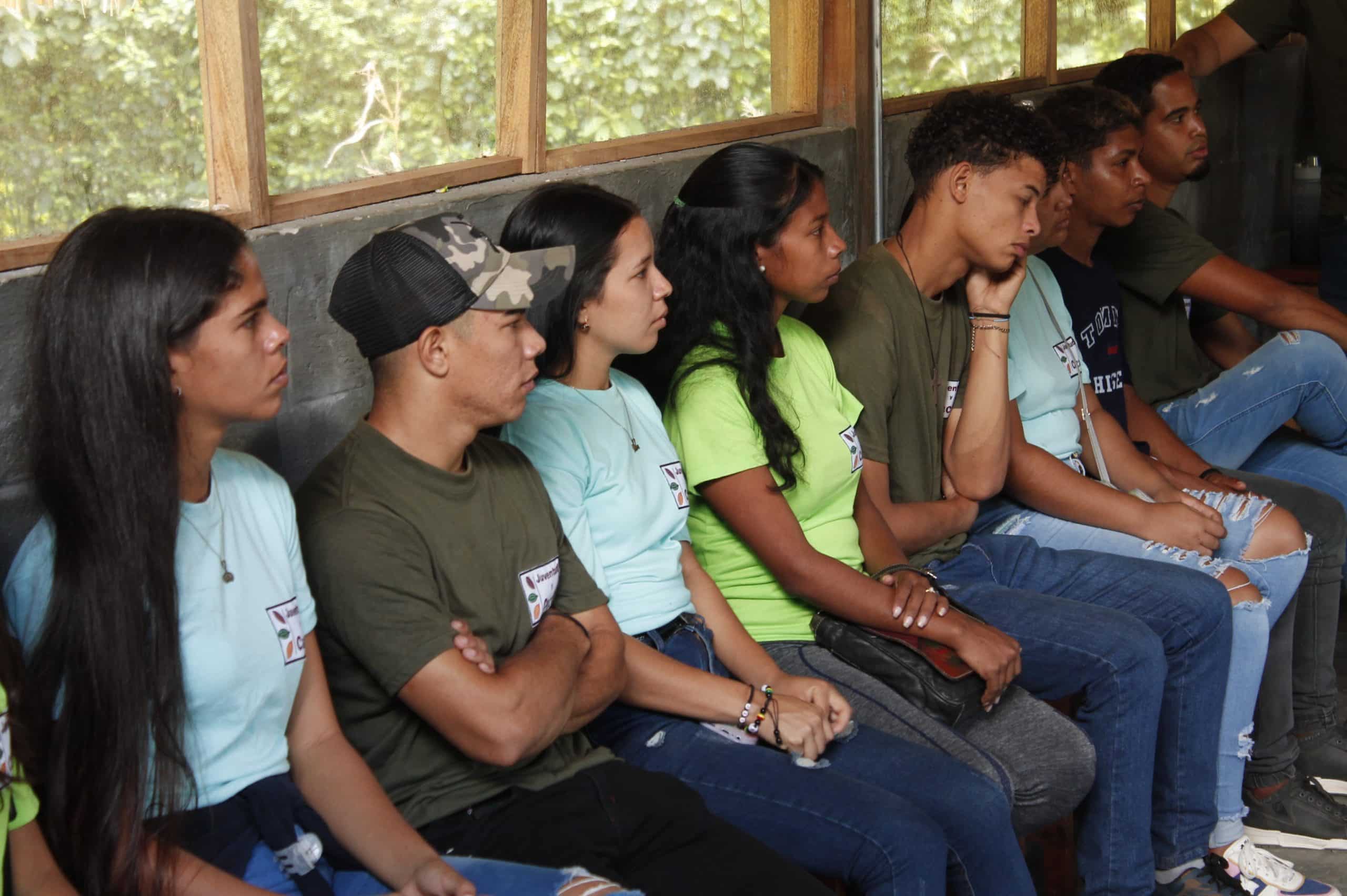 Fundación San José entregó capital semilla a egresados del proyecto Juventud y Cacao