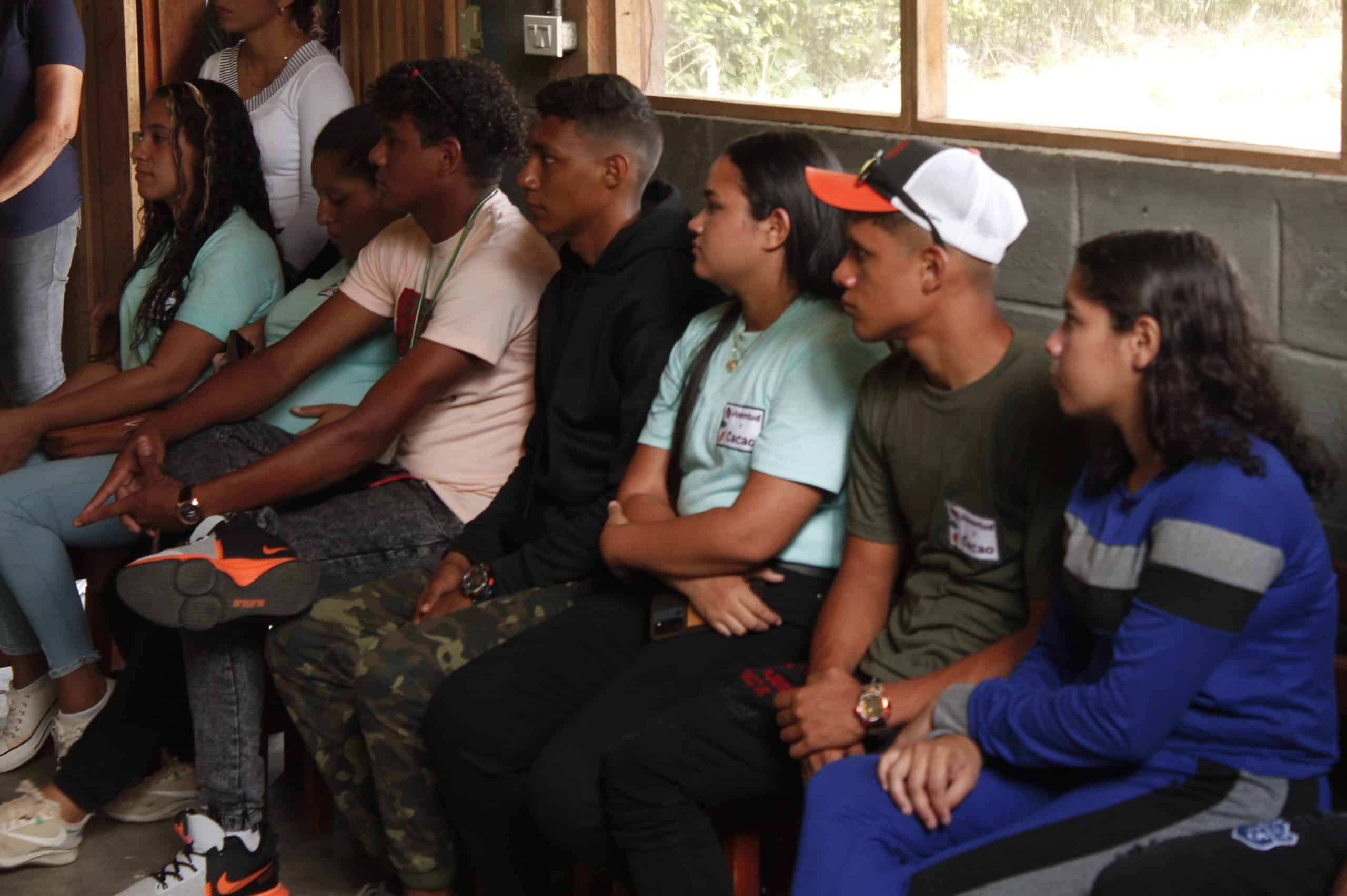 Fundación San José entregó capital semilla a egresados del proyecto Juventud y Cacao