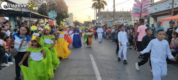 Explora la Magia del Carnaval: Más de 100 Fotos del Carnaval Turístico Internacional de Carúpano 2024
