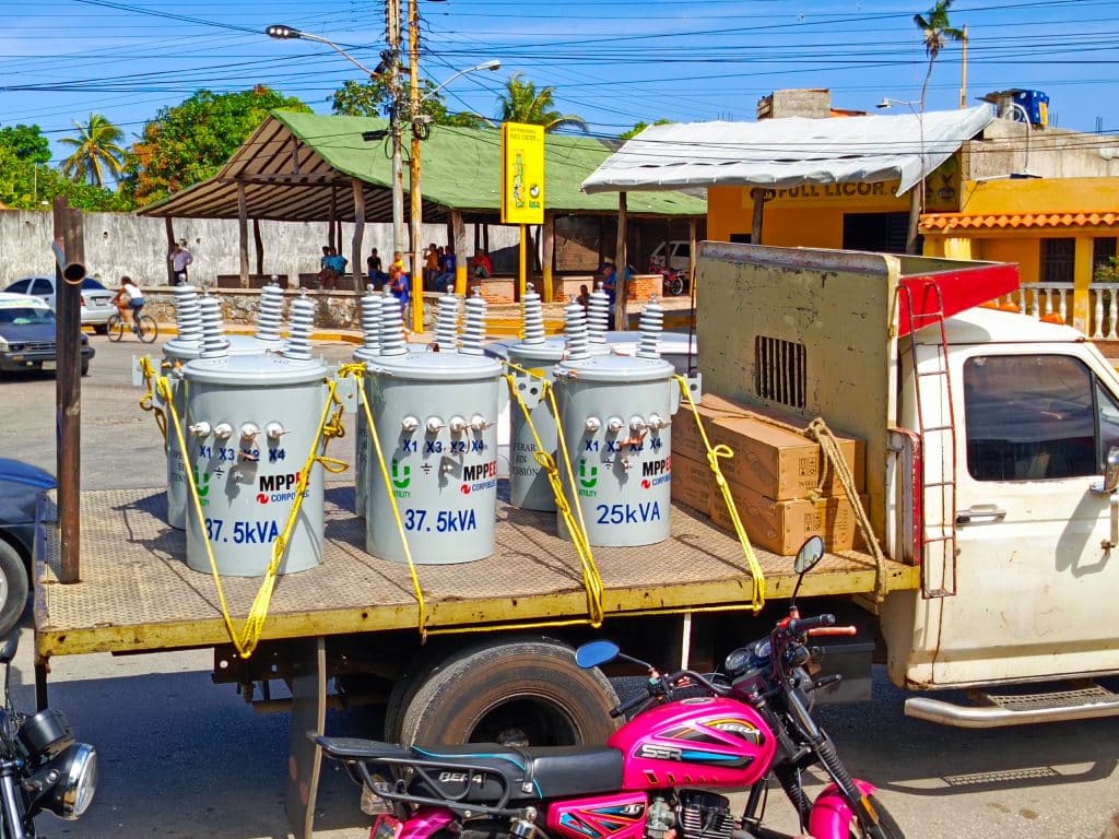 transformadores para la comunidad de playa grnade