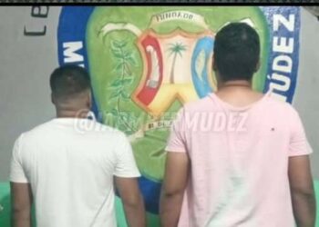 detenidos ciudadanos por la policia municipal