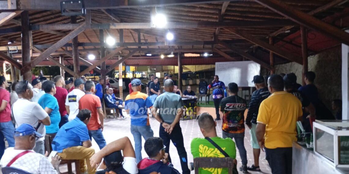 miembros de la asociación de minitecas carupano paria