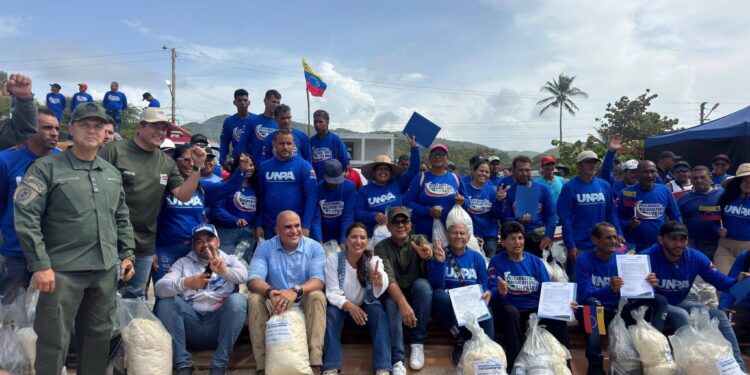 pescadores, ministro de pesca, gobernadora del estado sucre, alcalde bermudez y alcalde de arismendi